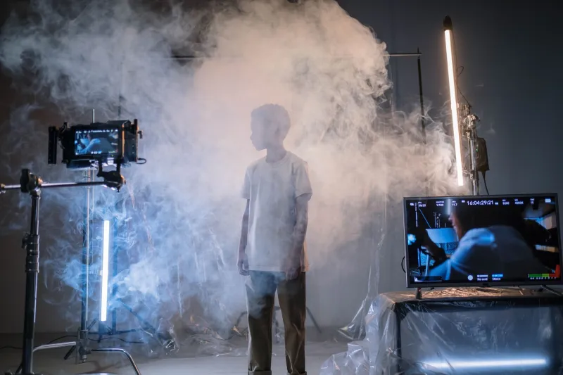 The Blur Between Worlds: How VFX Artists Use Motion Smear to Make Digital Objects Feel Physically Real