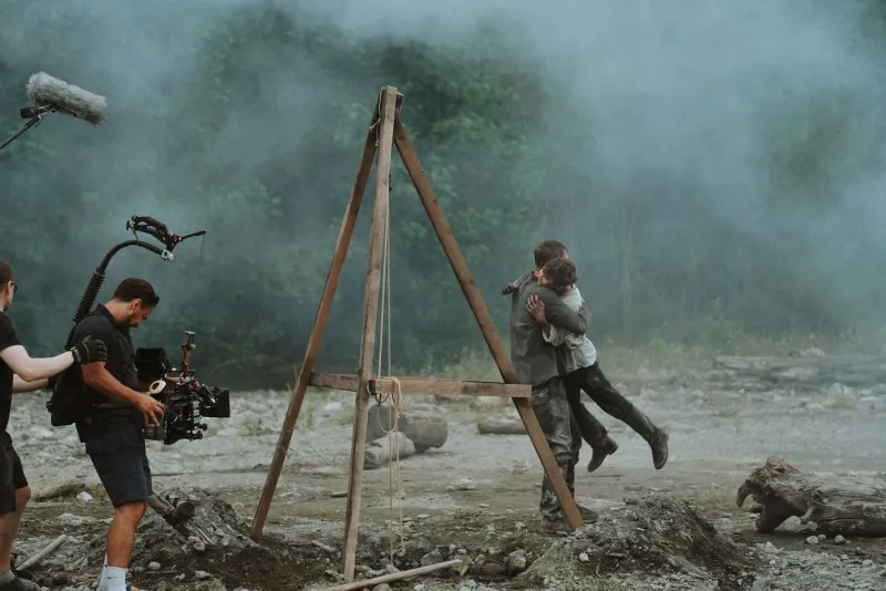 When the Fall Never Happens: How Digital Effects Are Quietly Rewriting the Rules of On-Set Danger